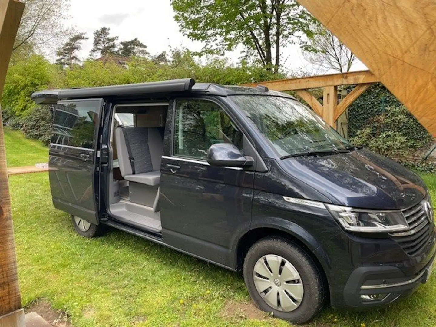 Volkswagen T6.1 California California DSG Ocean Edition 2.0 TDI 110 kw/150 pk Blauw - 1