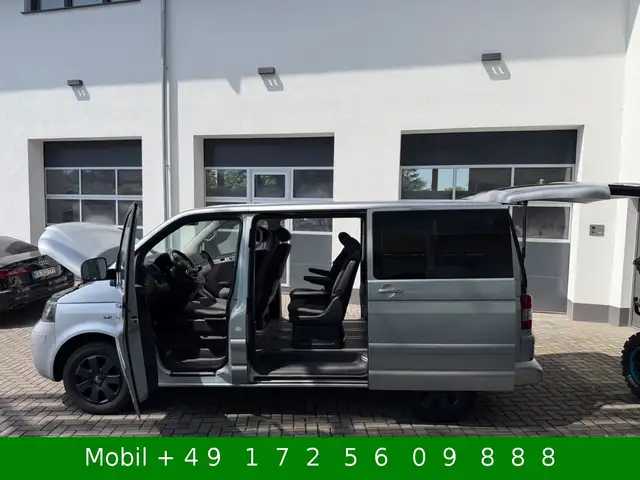 Volkswagen Multivan view 10
