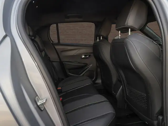 Peugeot 208 view 10