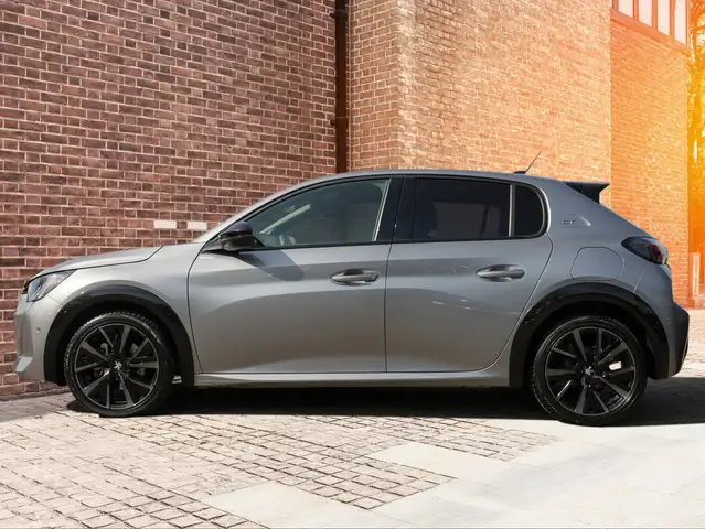 Peugeot 208 view 3