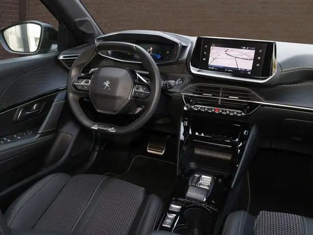 Peugeot 208 view 12