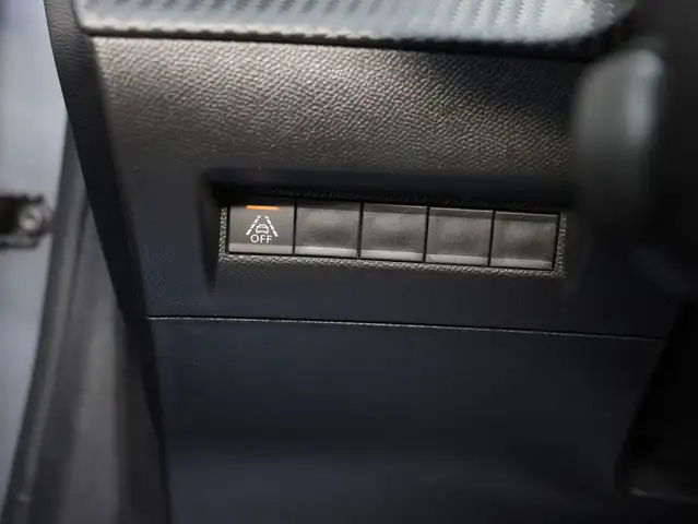 Peugeot 208 view 8
