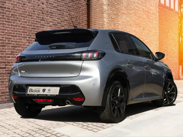 Peugeot 208 view 4