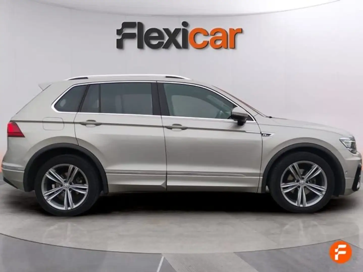 Volkswagen Tiguan 2.0TDI Sport DSG Gris - 2