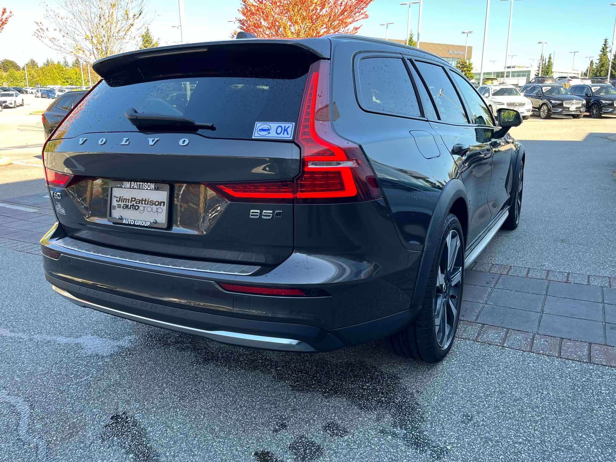 2023 Volvo V60 Cross Country