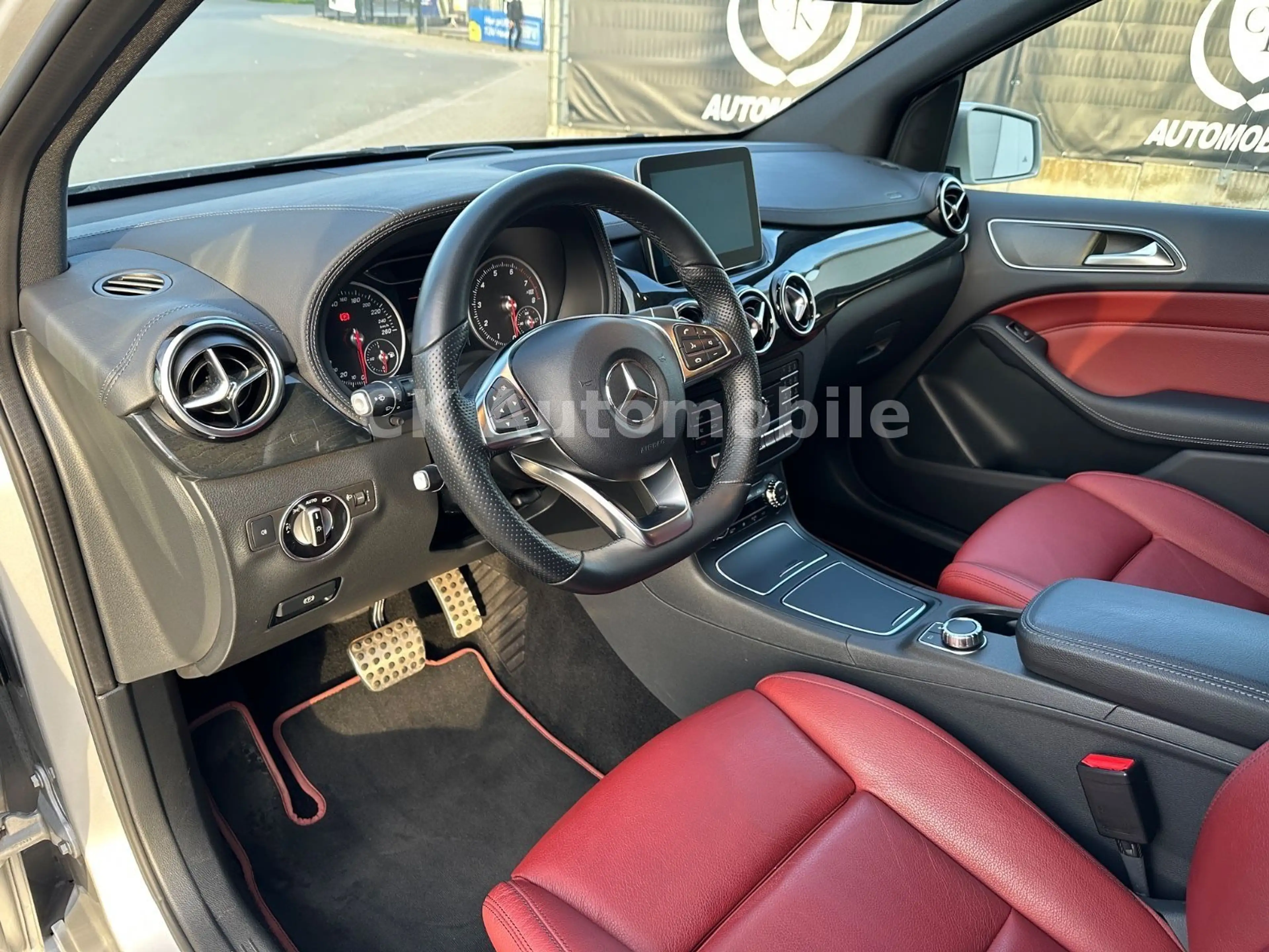 Mercedes-Benz B 220 4Matic AMG-Line/Navi/Tempomat/PDC/AHK — photo 10