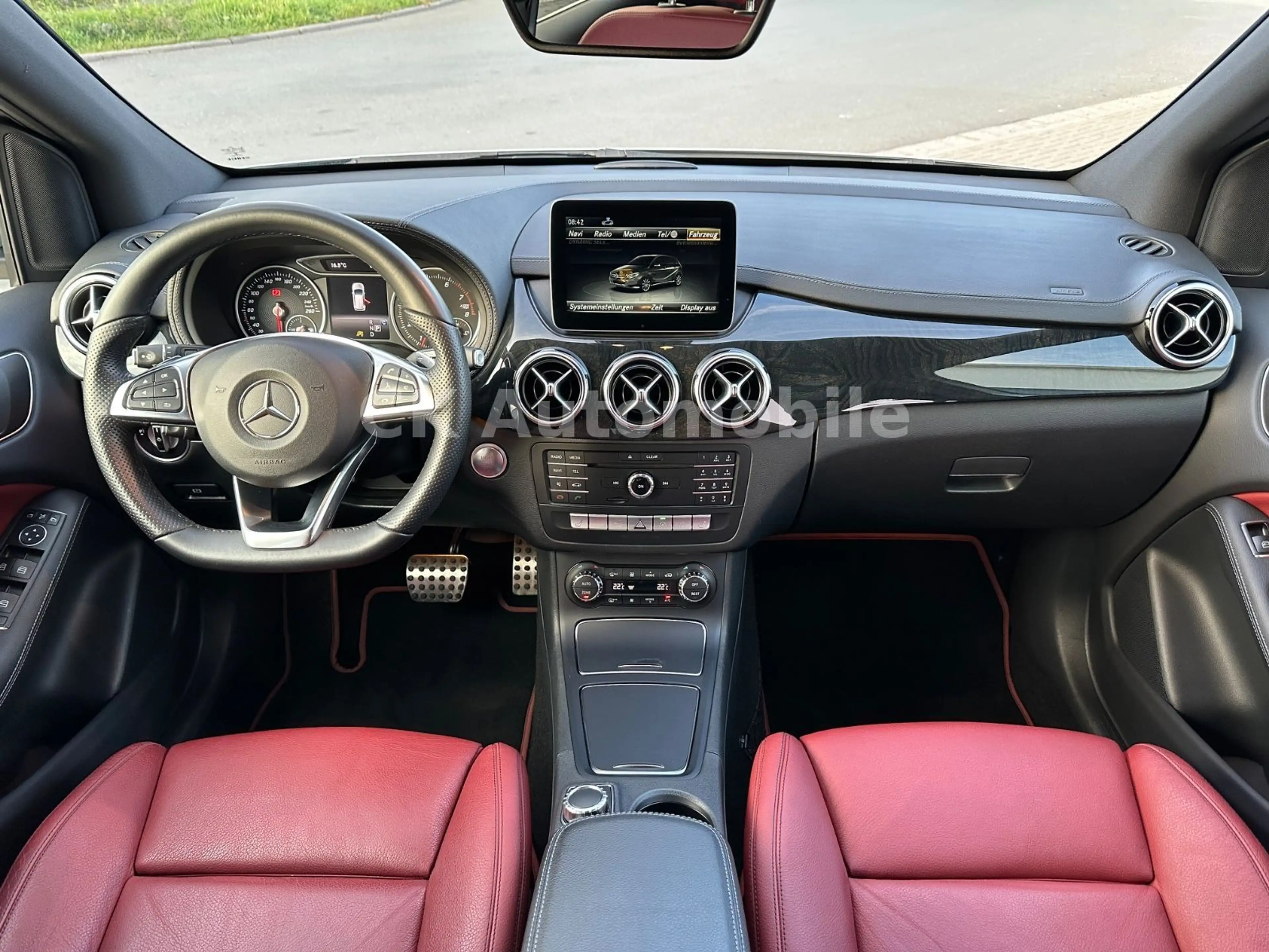 Mercedes-Benz B 220 4Matic AMG-Line/Navi/Tempomat/PDC/AHK — photo 9