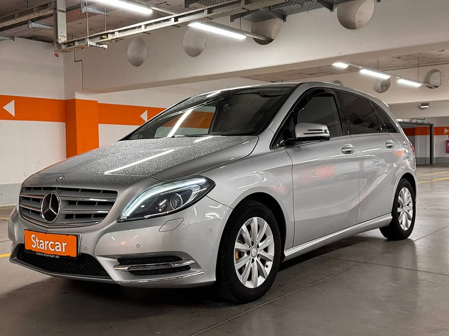 Mercedes-Benz B 220 CDI BlueEfficiency A-Edition DPF Aut.*BI-XENON*... Grau - 1