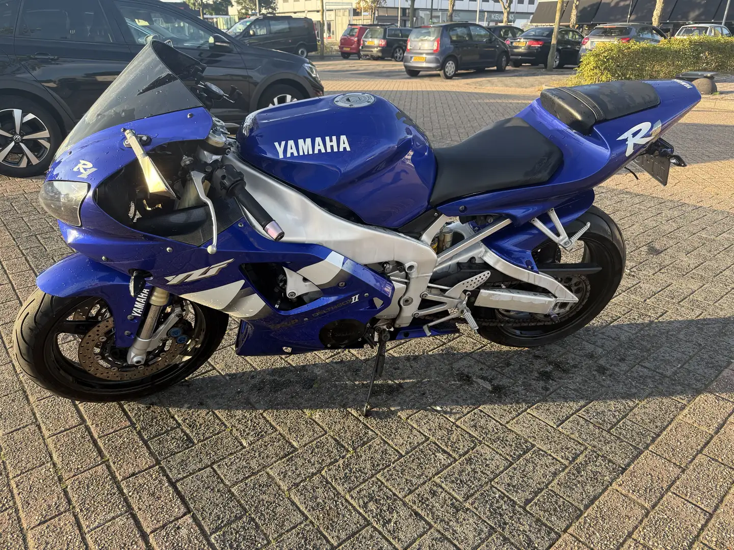 Yamaha YZF-R1 - 2