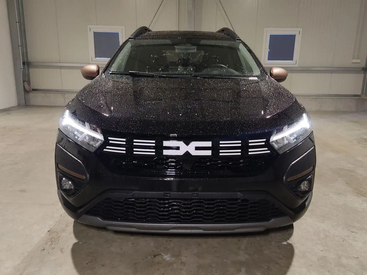 Dacia Jogger Extreme 1.0 TCe 110 7-Sitzer-AHK-Kamera-LED-App... Schwarz - 2
