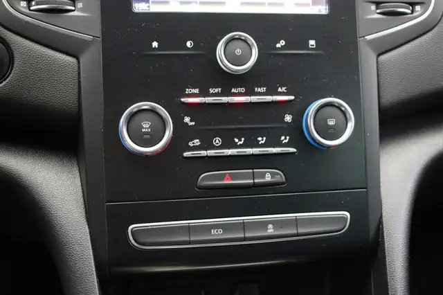Renault Megane view 8
