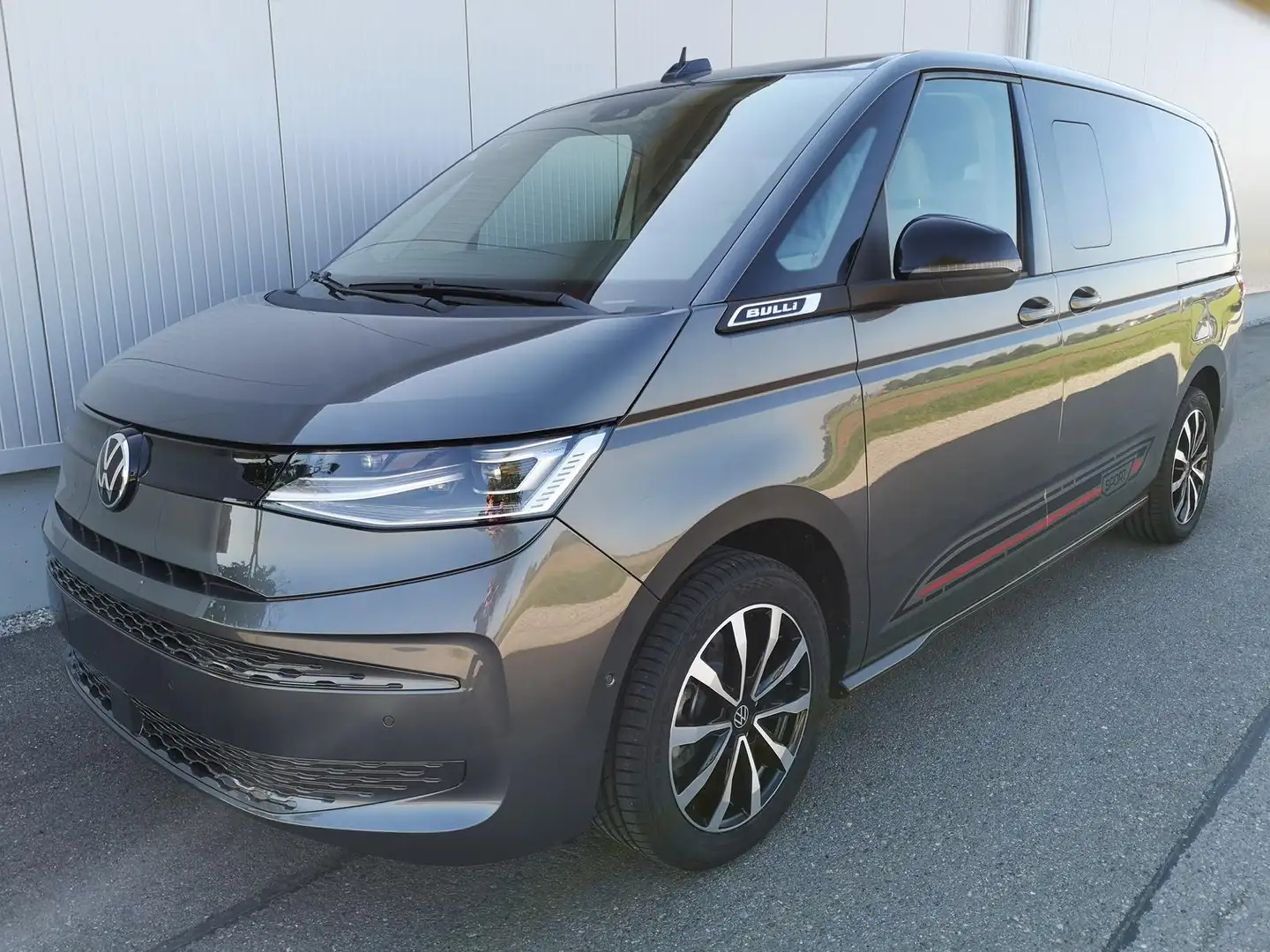 Volkswagen T7 Multivan 2.0 TDI LÜ Sport Edition Head Up Pano Standh. Grau - 1