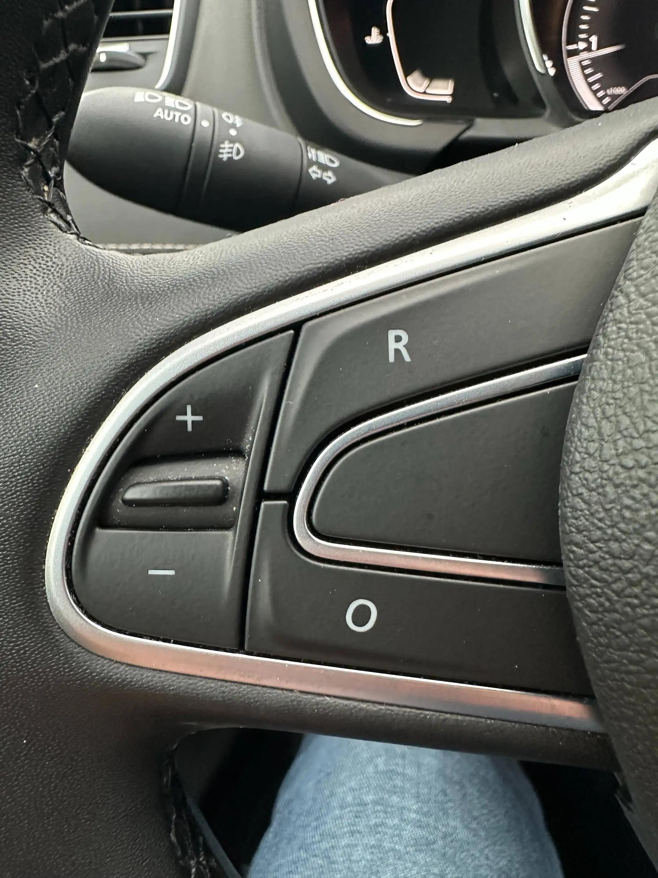 Renault Scenic Scenic 1.33 TCe Equilibre GPF — photo 13