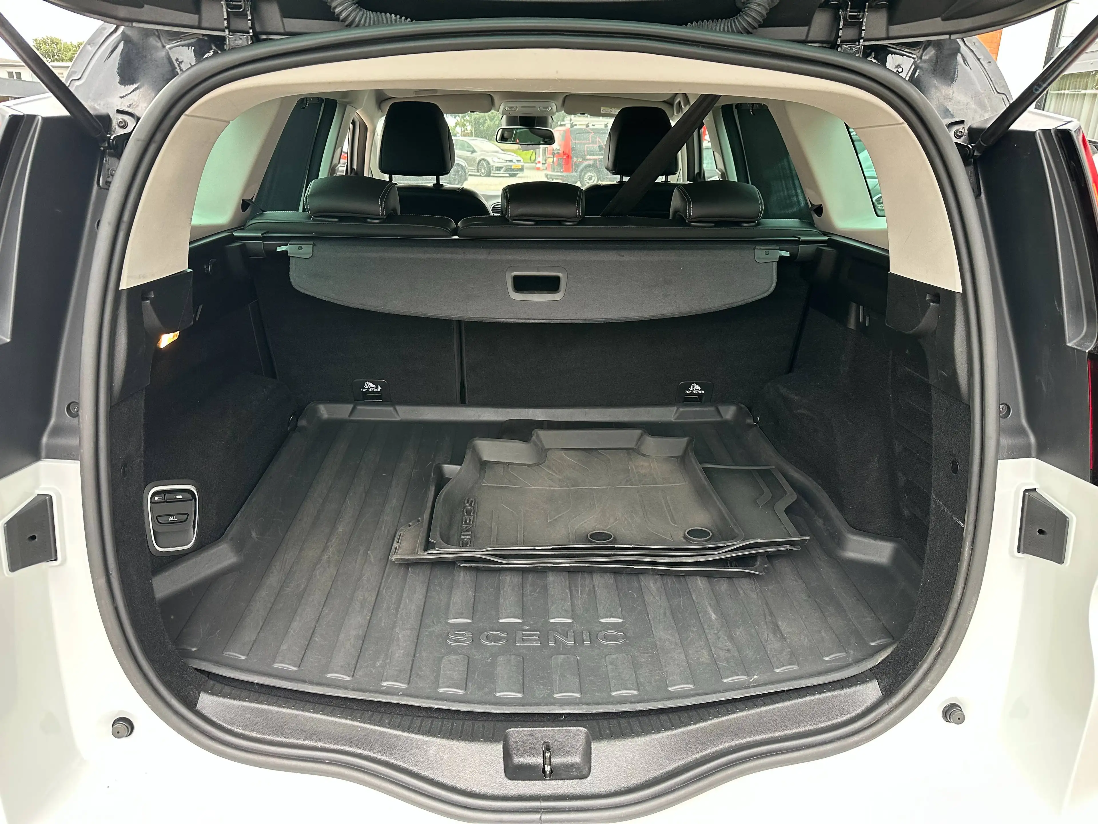 Renault Scenic Scenic 1.33 TCe Equilibre GPF — photo 15