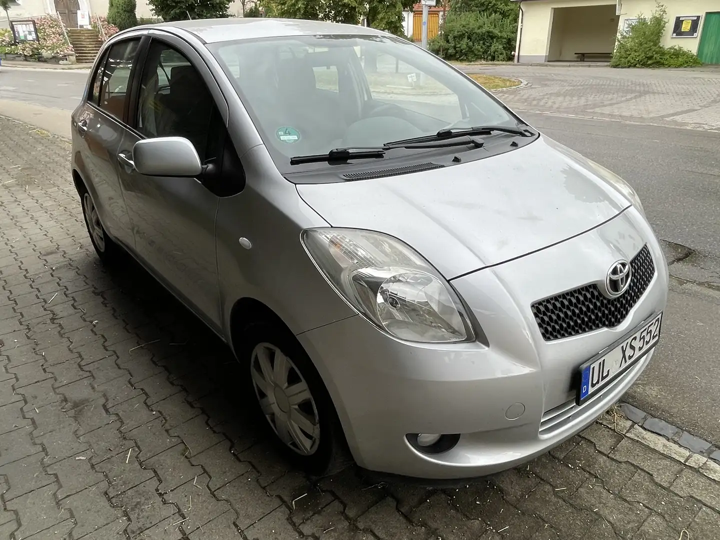 Toyota Yaris 1.3 VVT-i Sol 5Türig wenig km nur 133tkm - 2
