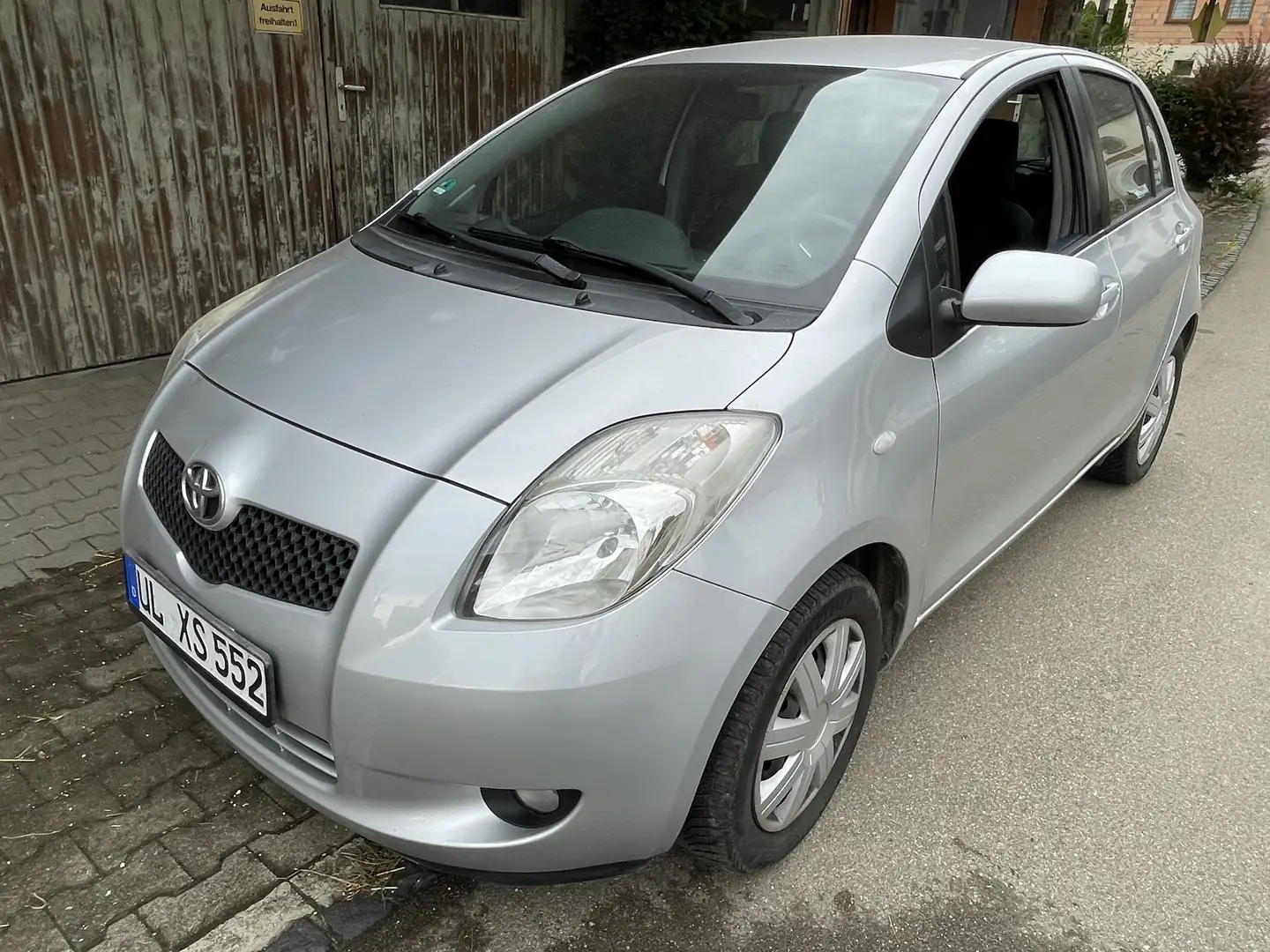 Toyota Yaris 1.3 VVT-i Sol 5Türig wenig km nur 133tkm - 1