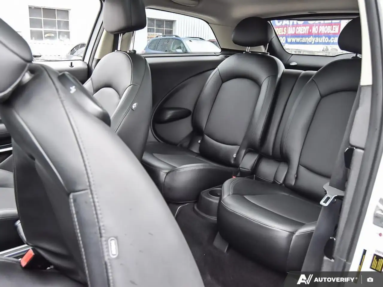MINI Cooper Paceman снимка MINI Cooper Paceman