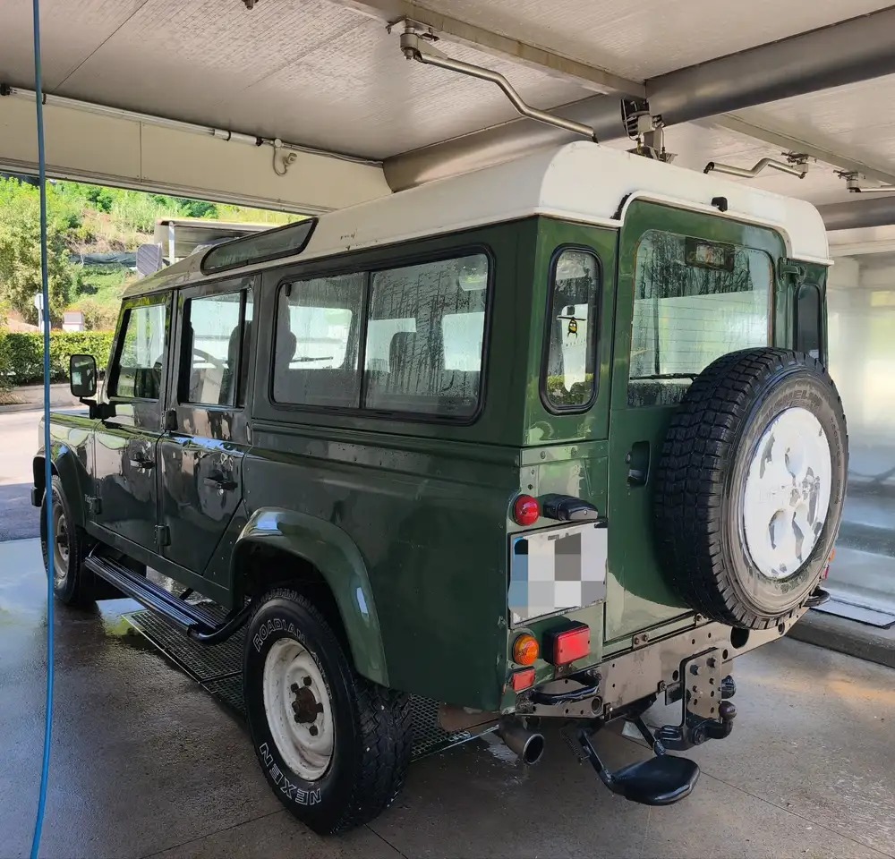 Land Rover Defender 110 2.5 td5 E SW, foto 1