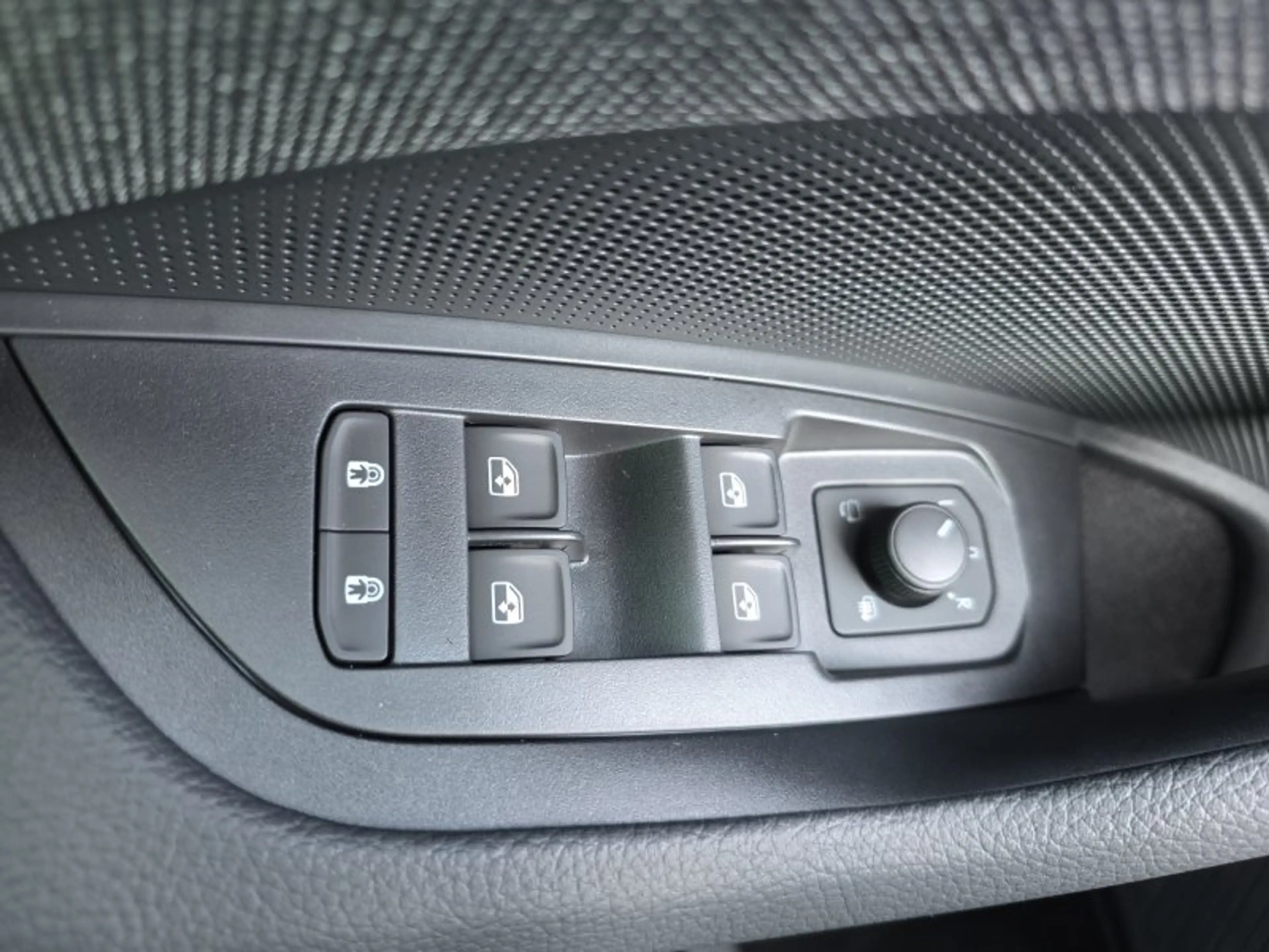 Skoda Kodiaq 2,0TSI DSG 4x4 aAHK/7-Sitzer/Matrix/Navi/el.Klappe — photo 24