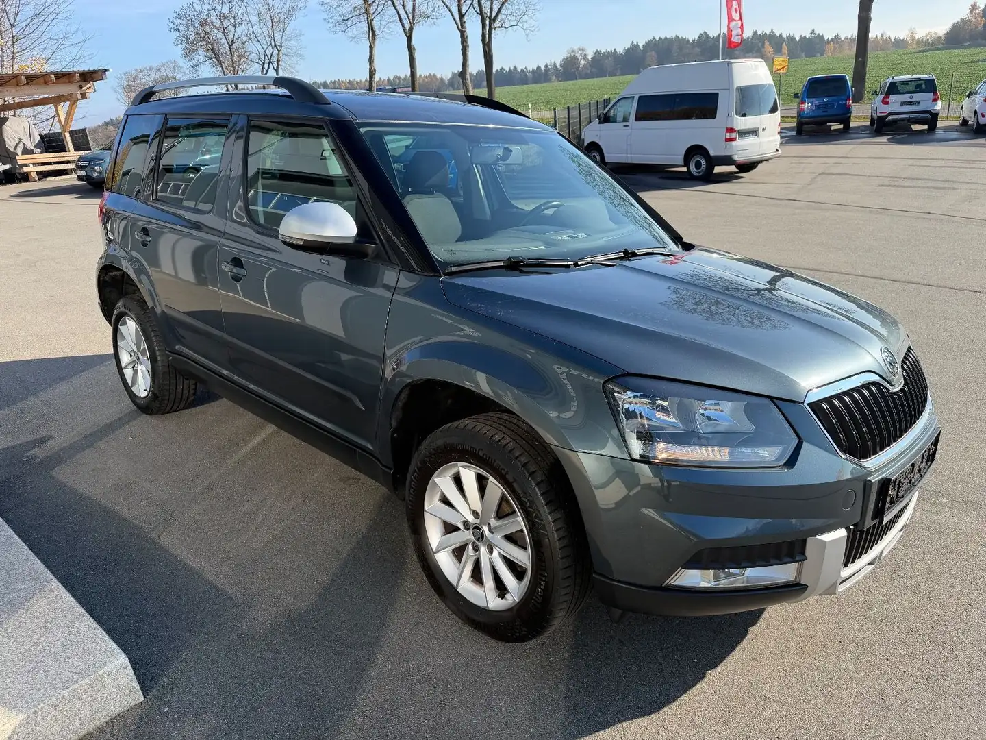 Skoda Yeti Ambition Outdoor 4x4 Grau - 2