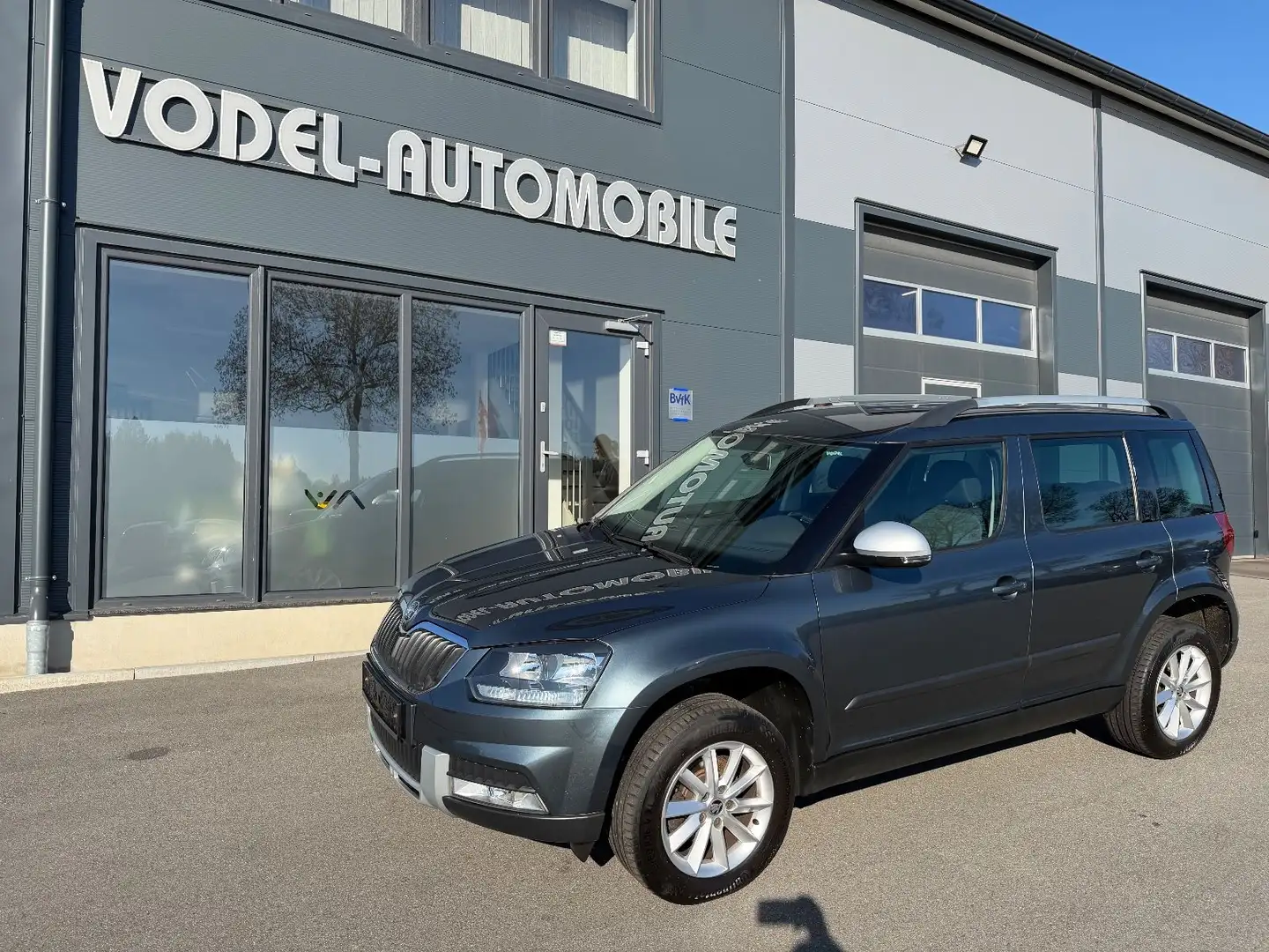 Skoda Yeti Ambition Outdoor 4x4 Grau - 1