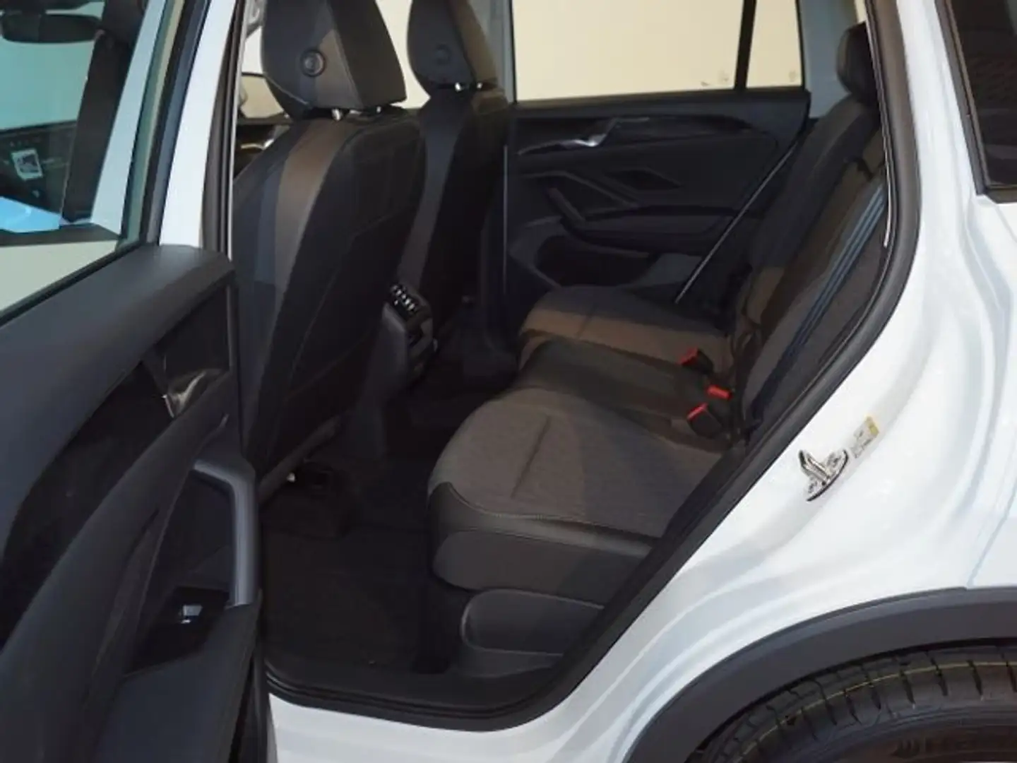 Volkswagen Tiguan 1.5 eTSI 110 kW Life Assistenz-Paket Navi LED AHK Weiß - 2