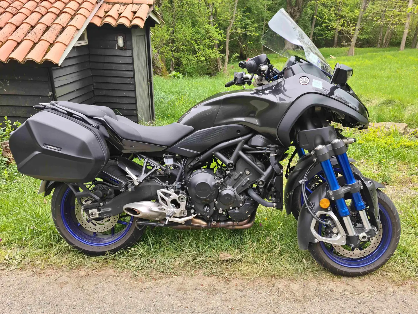 Yamaha Niken 850cc Gris - 1