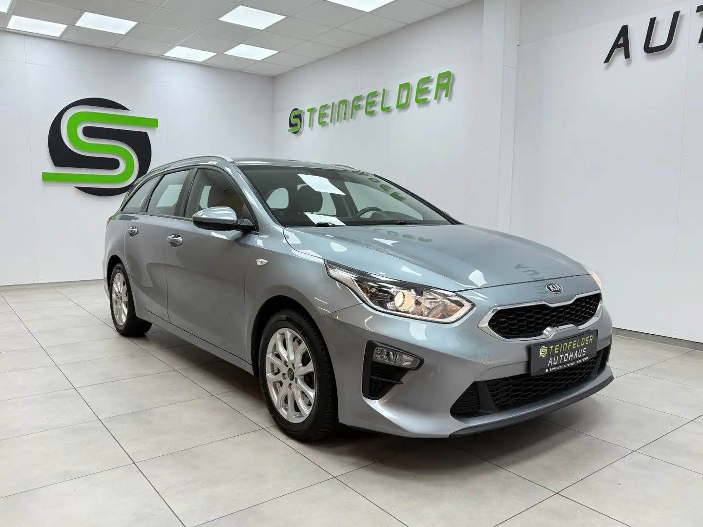 Kia Ceed SW / cee'd SW EDITION 7/R-CAM/PDC V+H/NAVI/ Silber - 1
