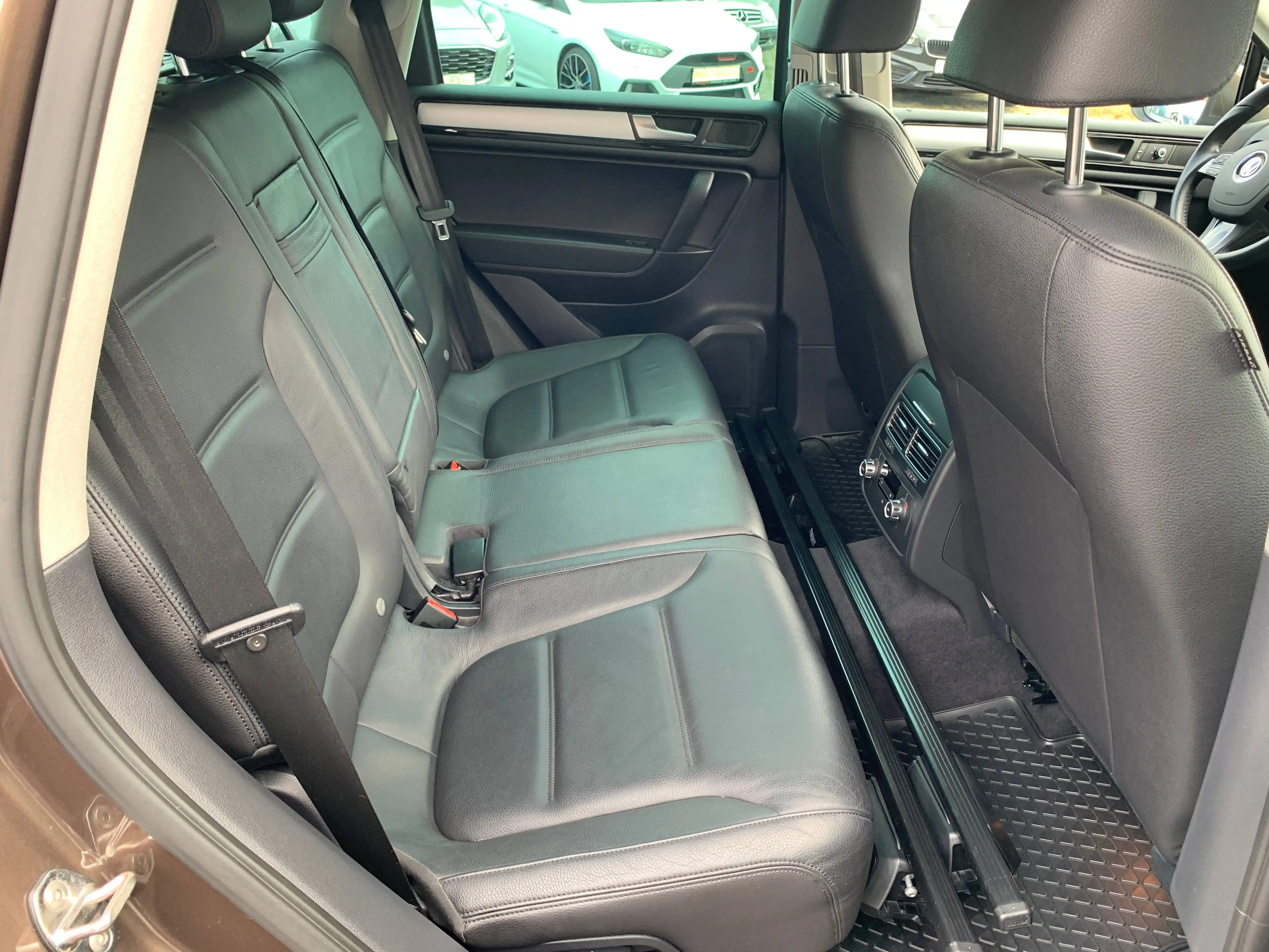 Volkswagen Touareg V6 TDI 4x4 Leder-Navi-AHK-SHZG-LHZG-Bi-Xenon-Automatik — photo 10