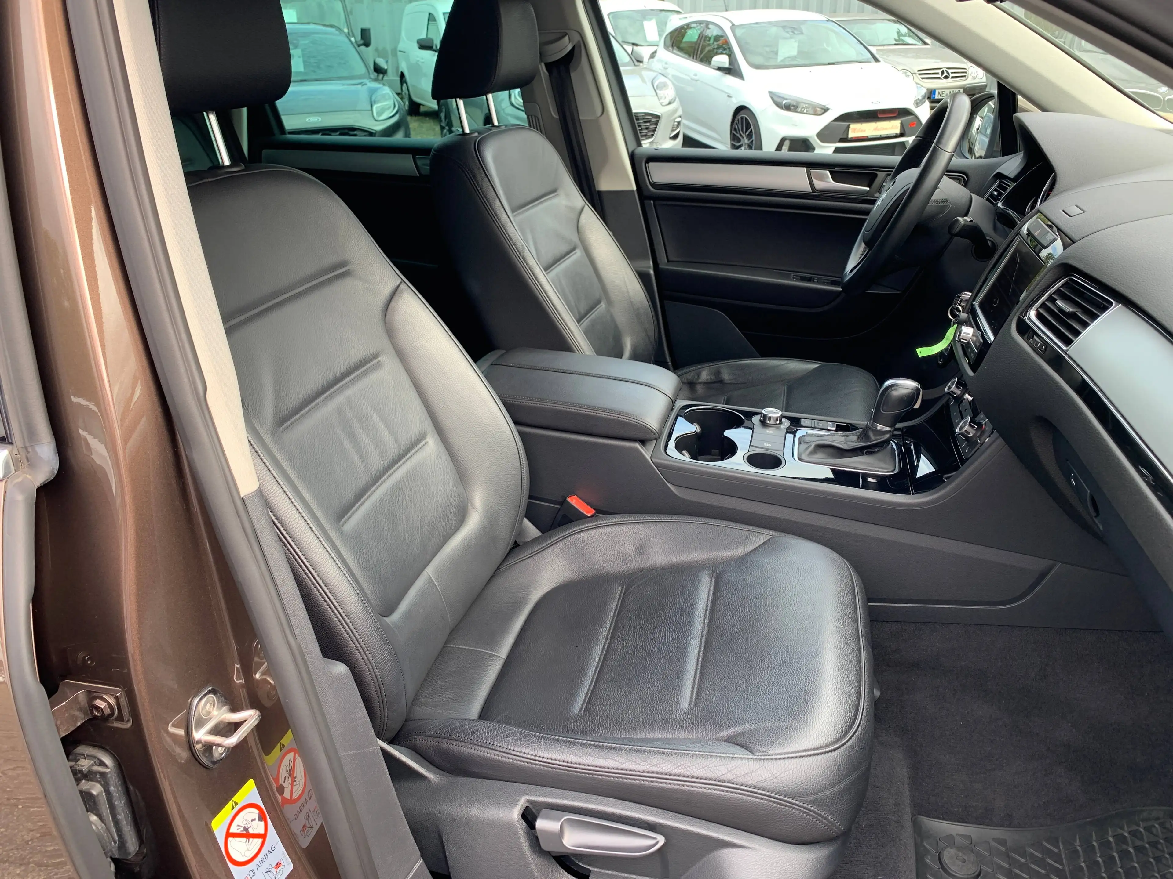 Volkswagen Touareg V6 TDI 4x4 Leder-Navi-AHK-SHZG-LHZG-Bi-Xenon-Automatik — photo 12