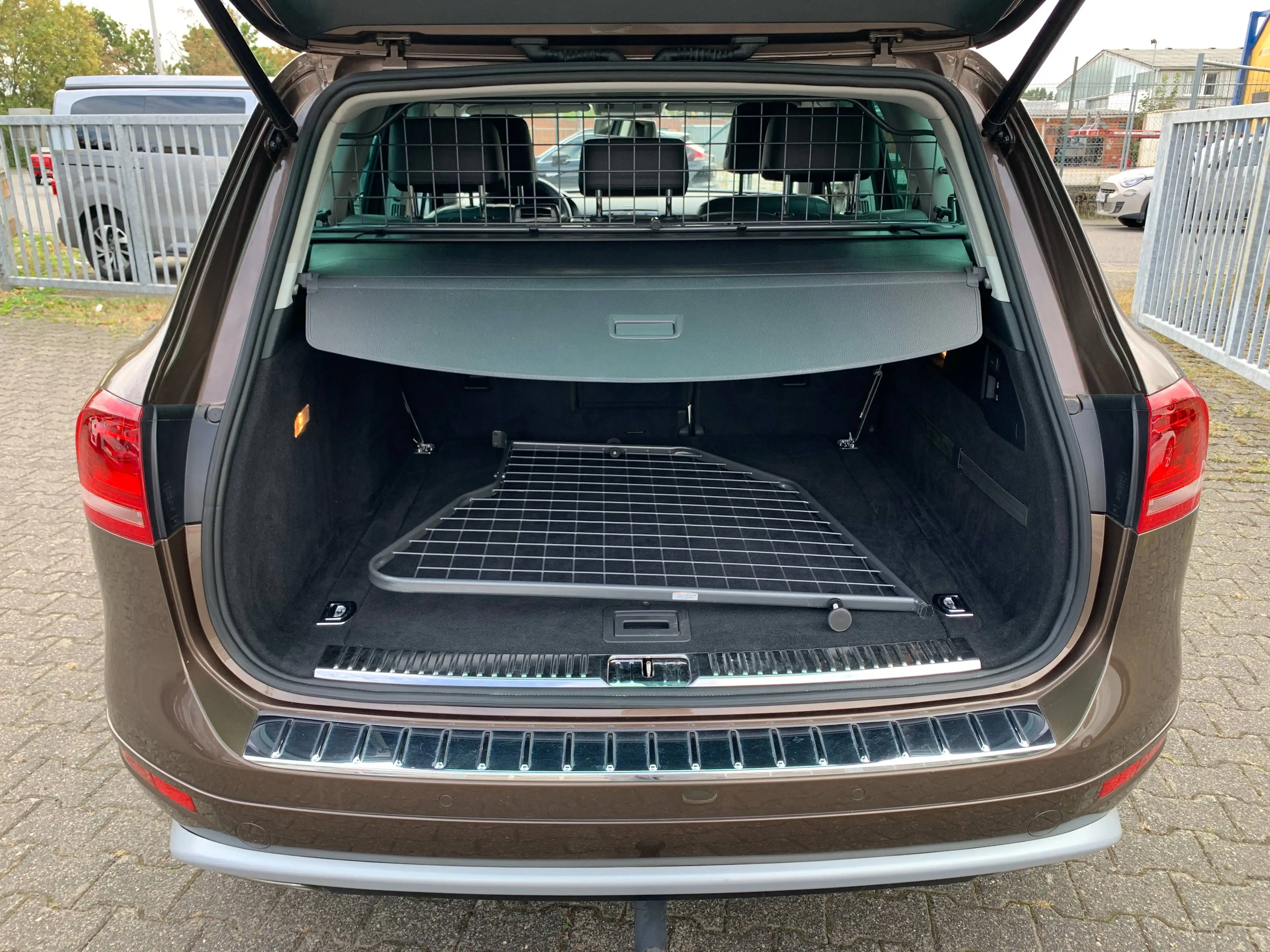Volkswagen Touareg V6 TDI 4x4 Leder-Navi-AHK-SHZG-LHZG-Bi-Xenon-Automatik — photo 8