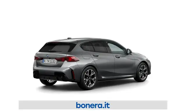 BMW 1 Series view 2
