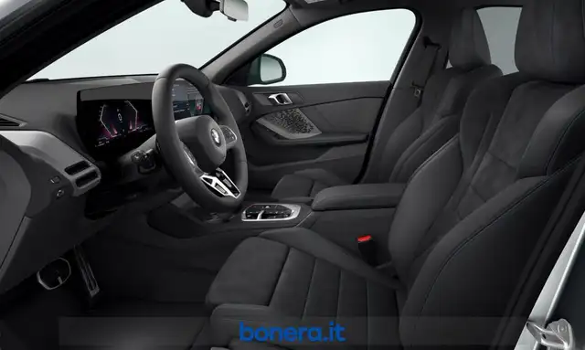 BMW 1 Series view 4
