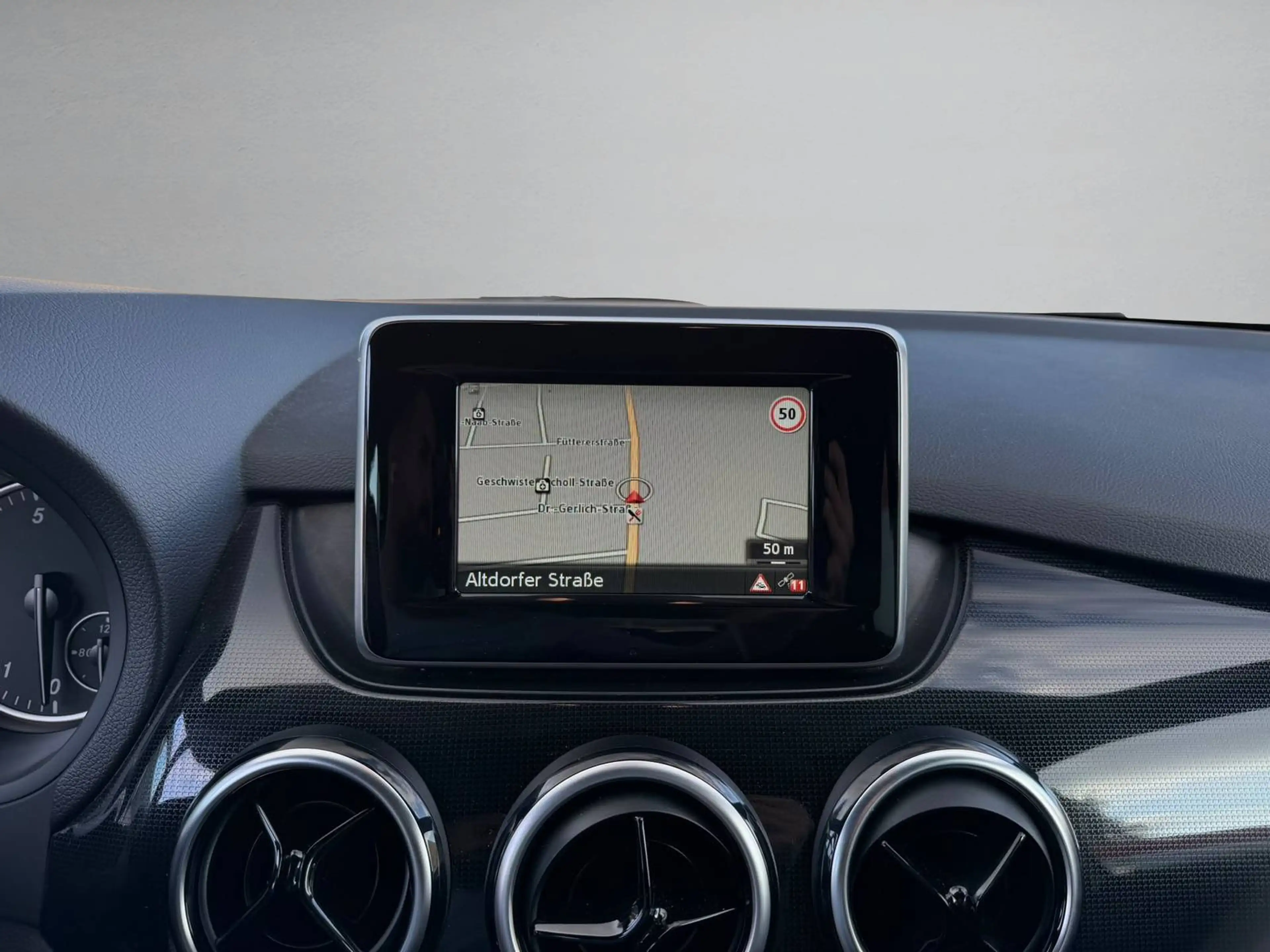 Mercedes-Benz B 220 B 220 4Matic PANO*AHK*SHZ*NAVI*TOTW*TEMPOMAT — photo 14