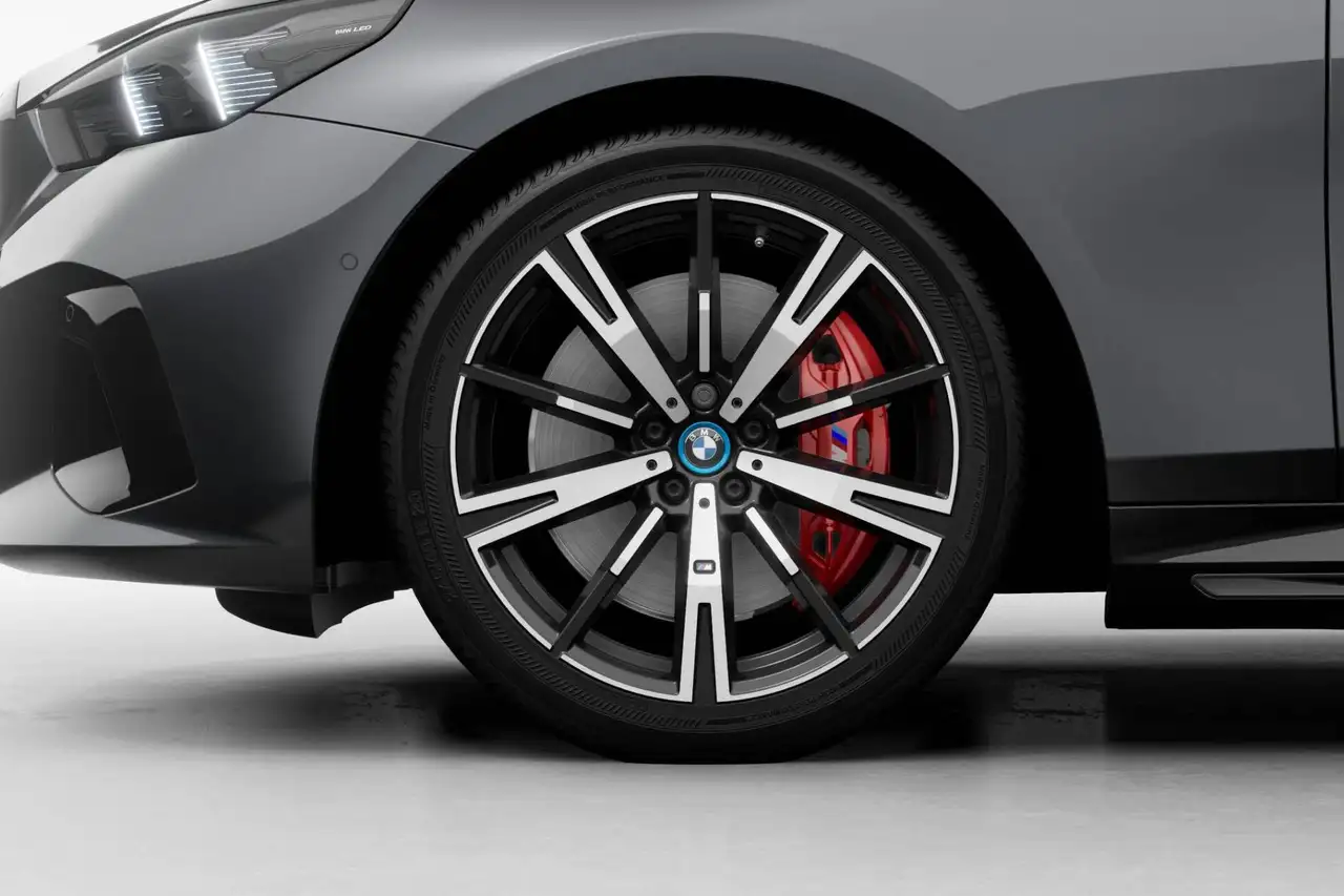BMW i5 2026 — фото 12