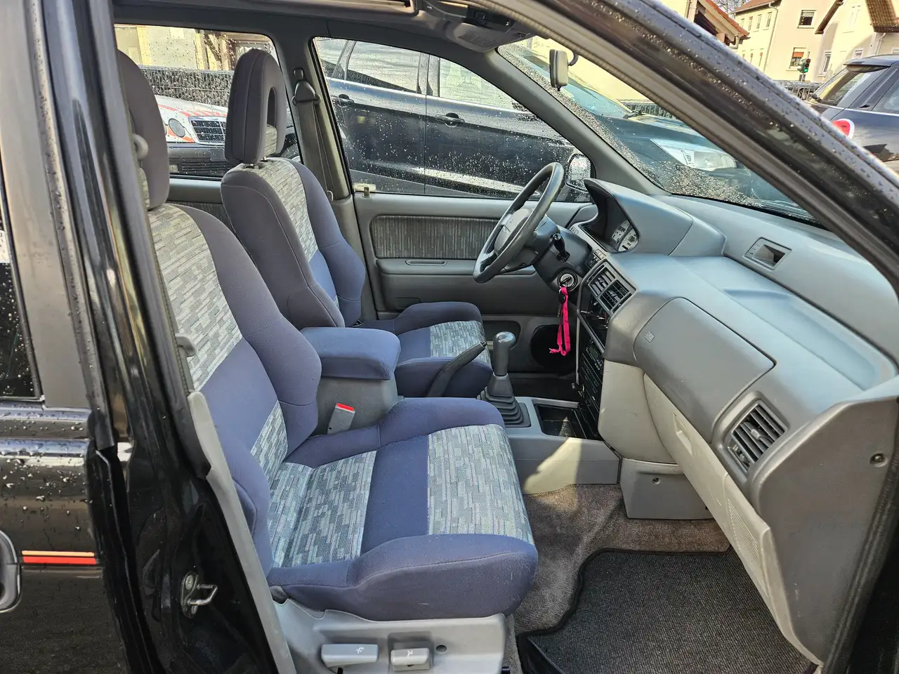 Mitsubishi Space Runner City, foto 11