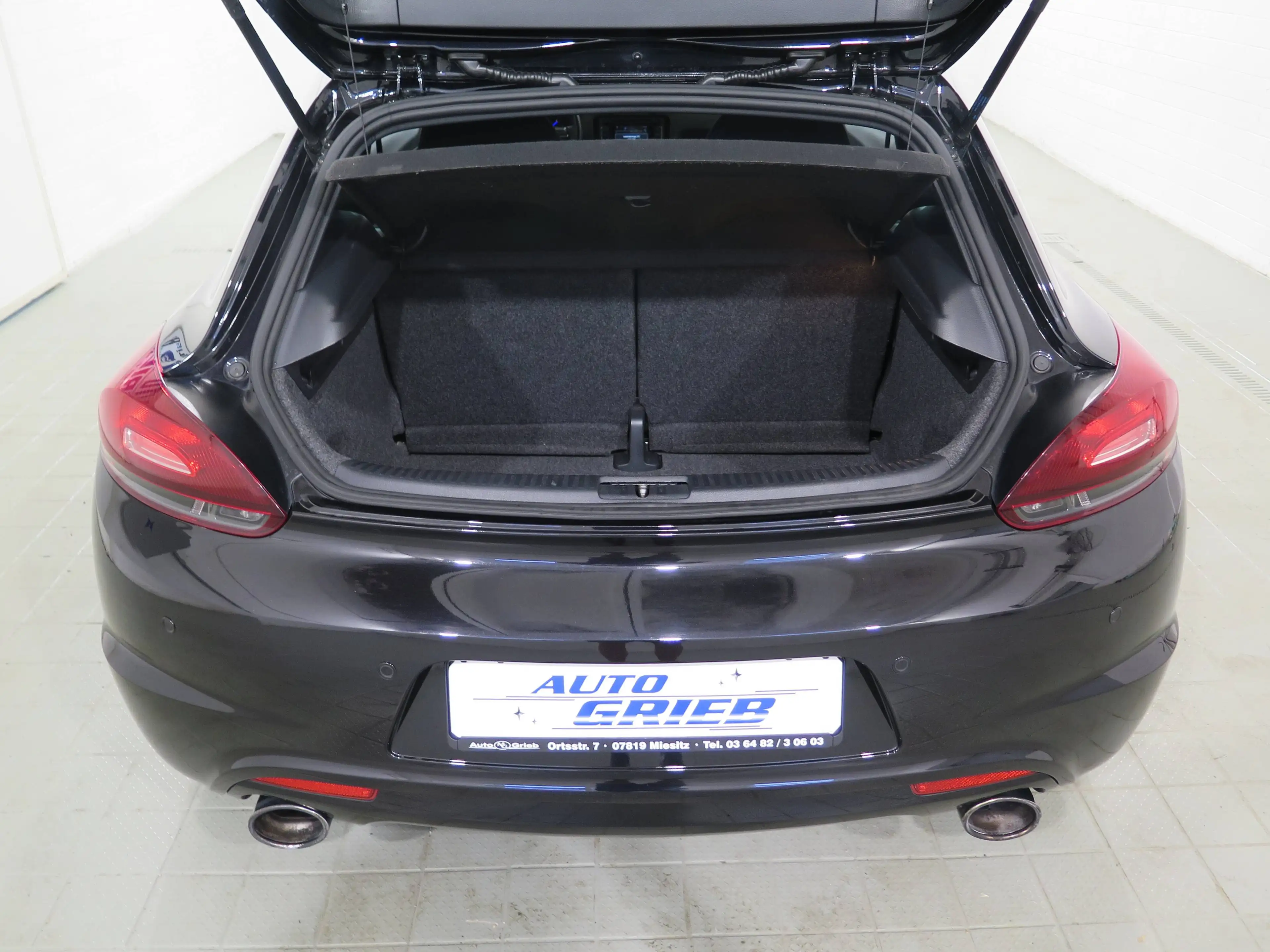 Volkswagen Scirocco 2.0 TSI 195 kW R — photo 7