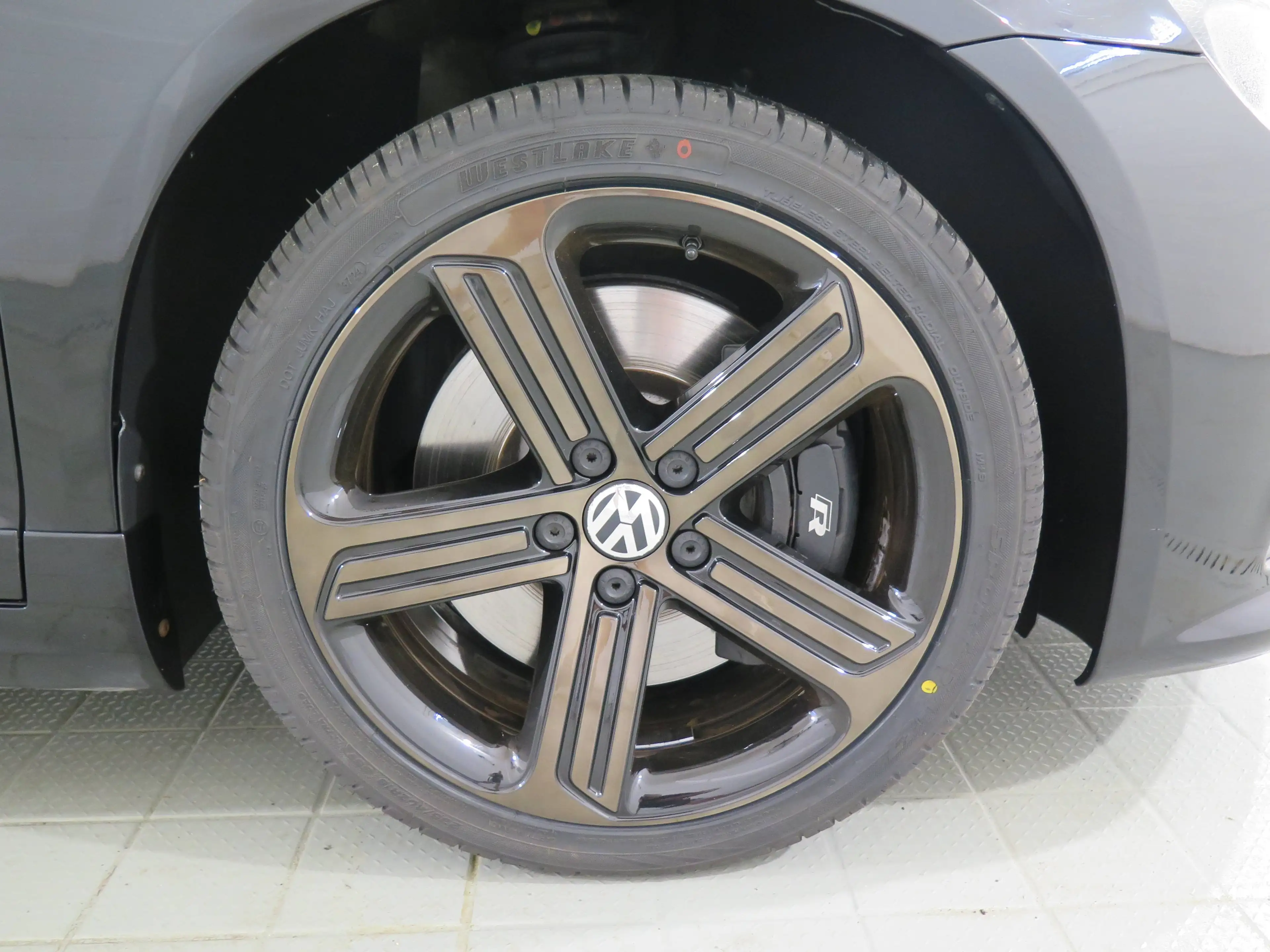 Volkswagen Scirocco 2.0 TSI 195 kW R — photo 13