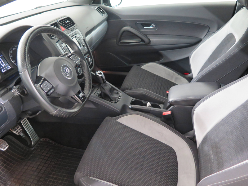 Volkswagen Scirocco 2.0 TSI 195 kW R — photo 9