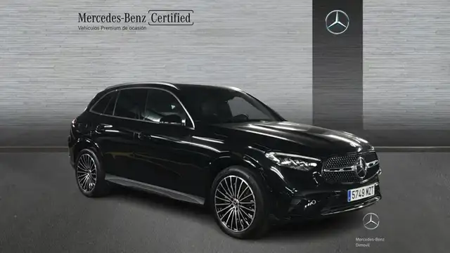 Mercedes-Benz 220 view 3