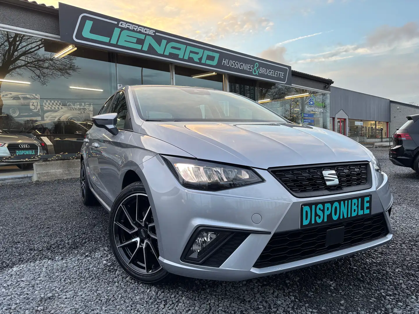 SEAT Ibiza Ibiza 1.0i MPI Reference *LED*CRUISE*GARANTIE Gris - 1
