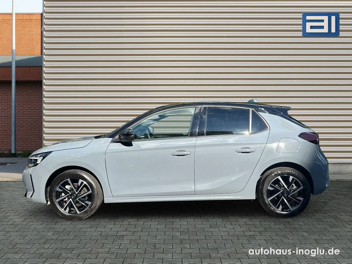 Opel Corsa Opel Corsa 1.2 GS Navi Pro+Lenk/SHZ+R-Kam+ Grau - 2