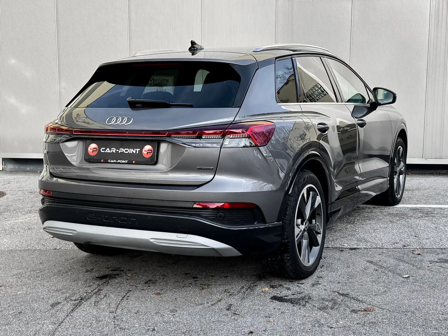 Audi Q4 e-tron 50 quattro 82kWh S-Line Grau - 2
