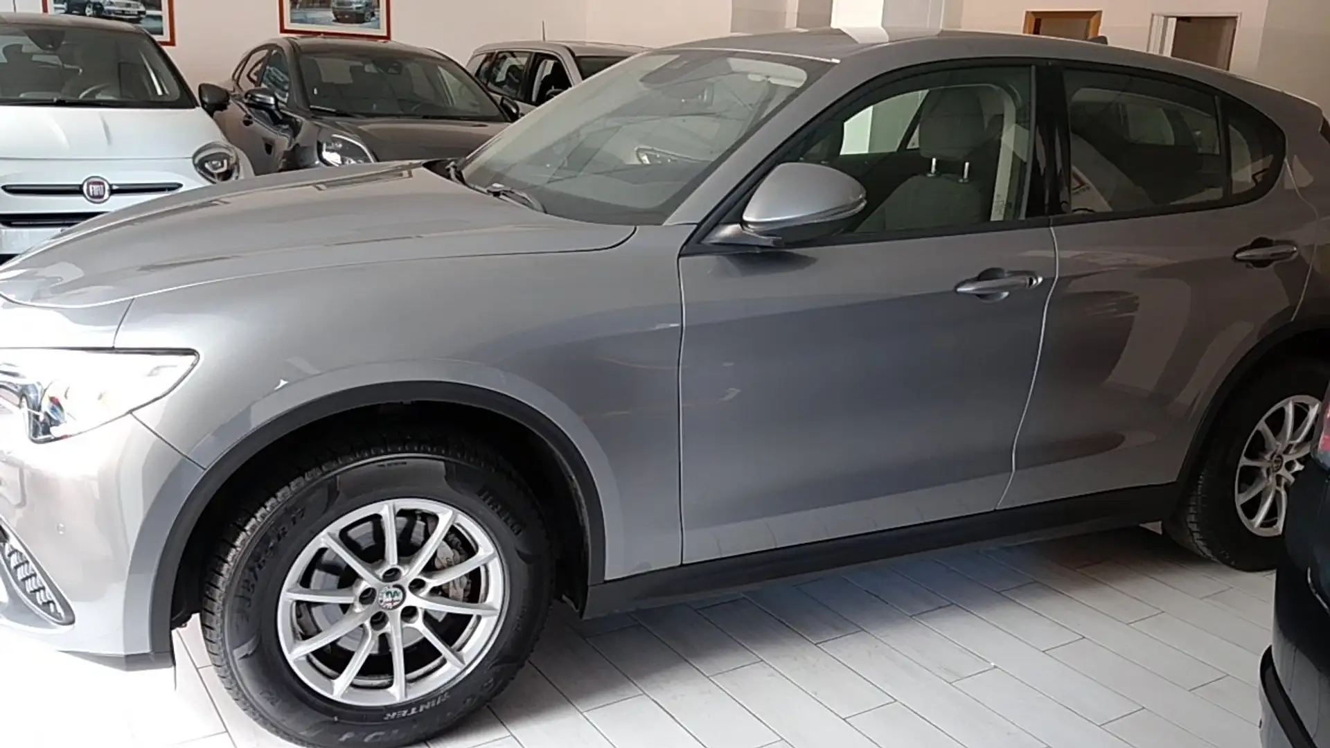 Alfa Romeo Stelvio Stelvio 2.2 t Business Q4 190cv auto my19 Grigio - 2