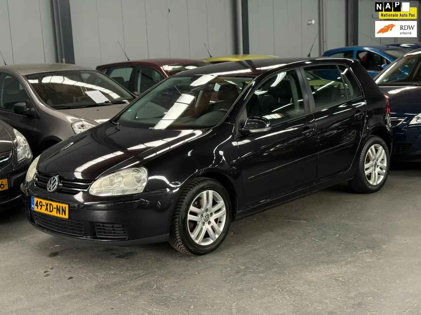 Volkswagen Golf 1.6 FSI Optive APK NAP 6 Bak Nero - 1