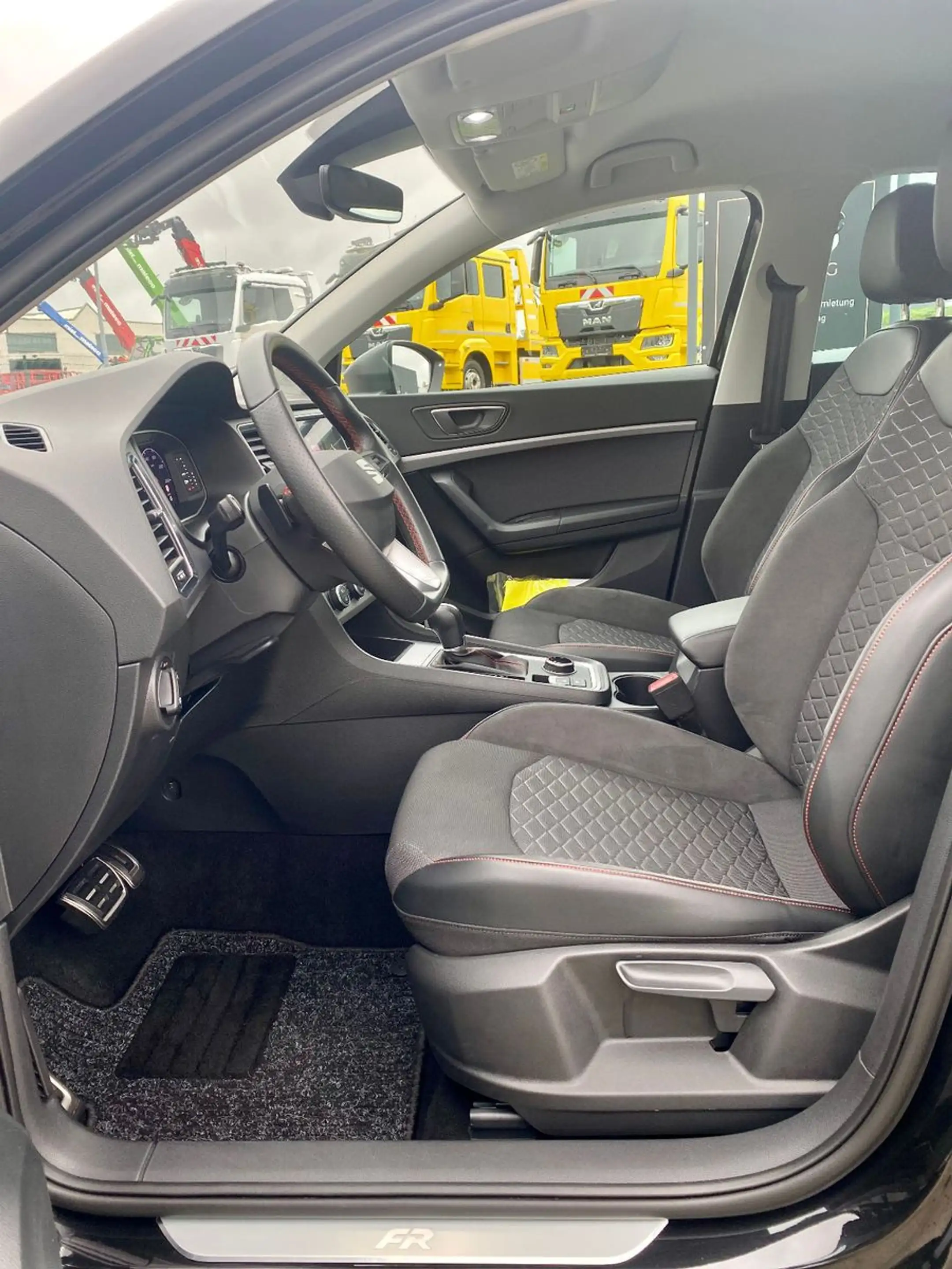 SEAT Ateca FR Line 2.0 TDI DSG Navi LED Alu — photo 7
