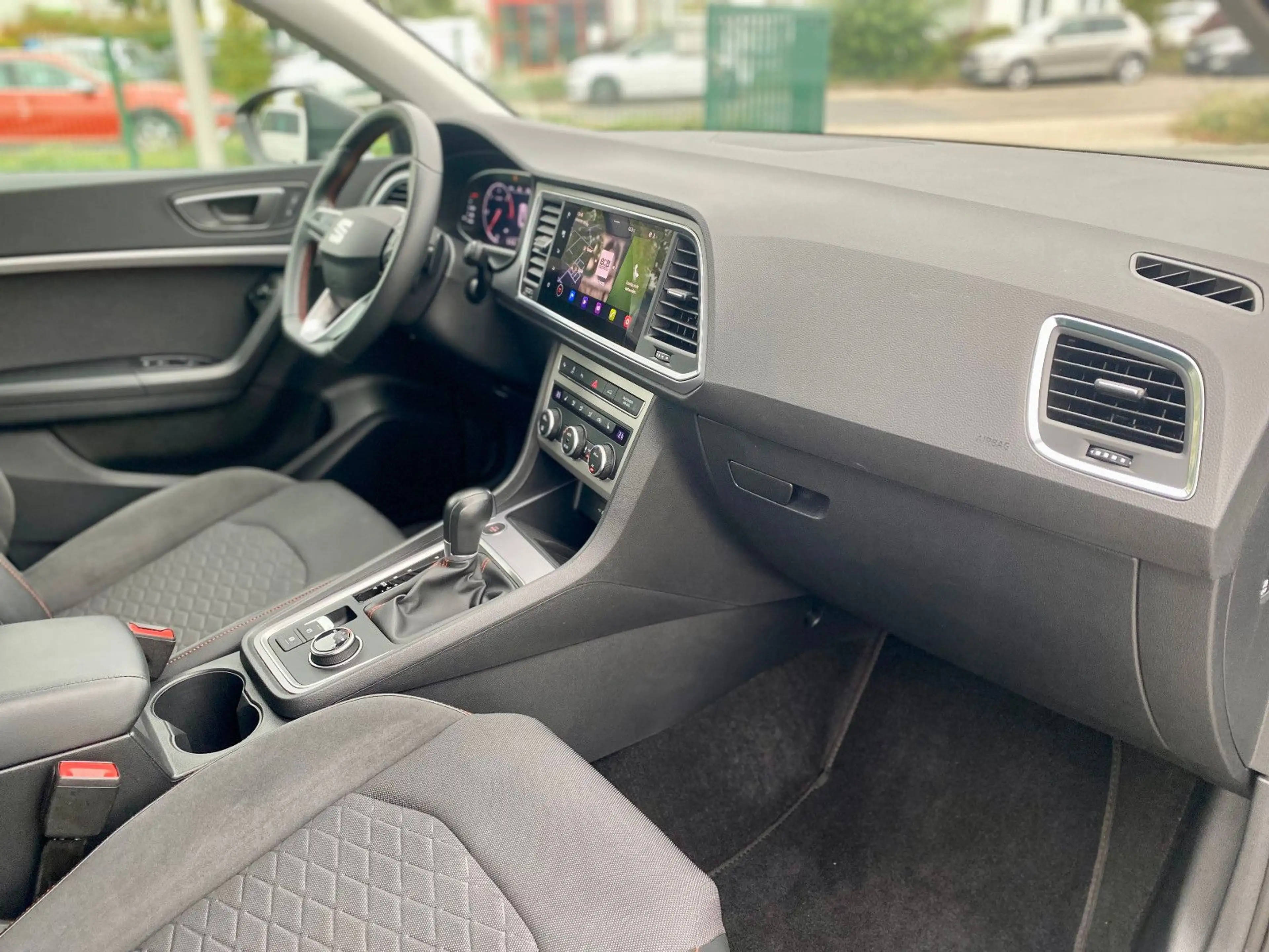 SEAT Ateca FR Line 2.0 TDI DSG Navi LED Alu — photo 10