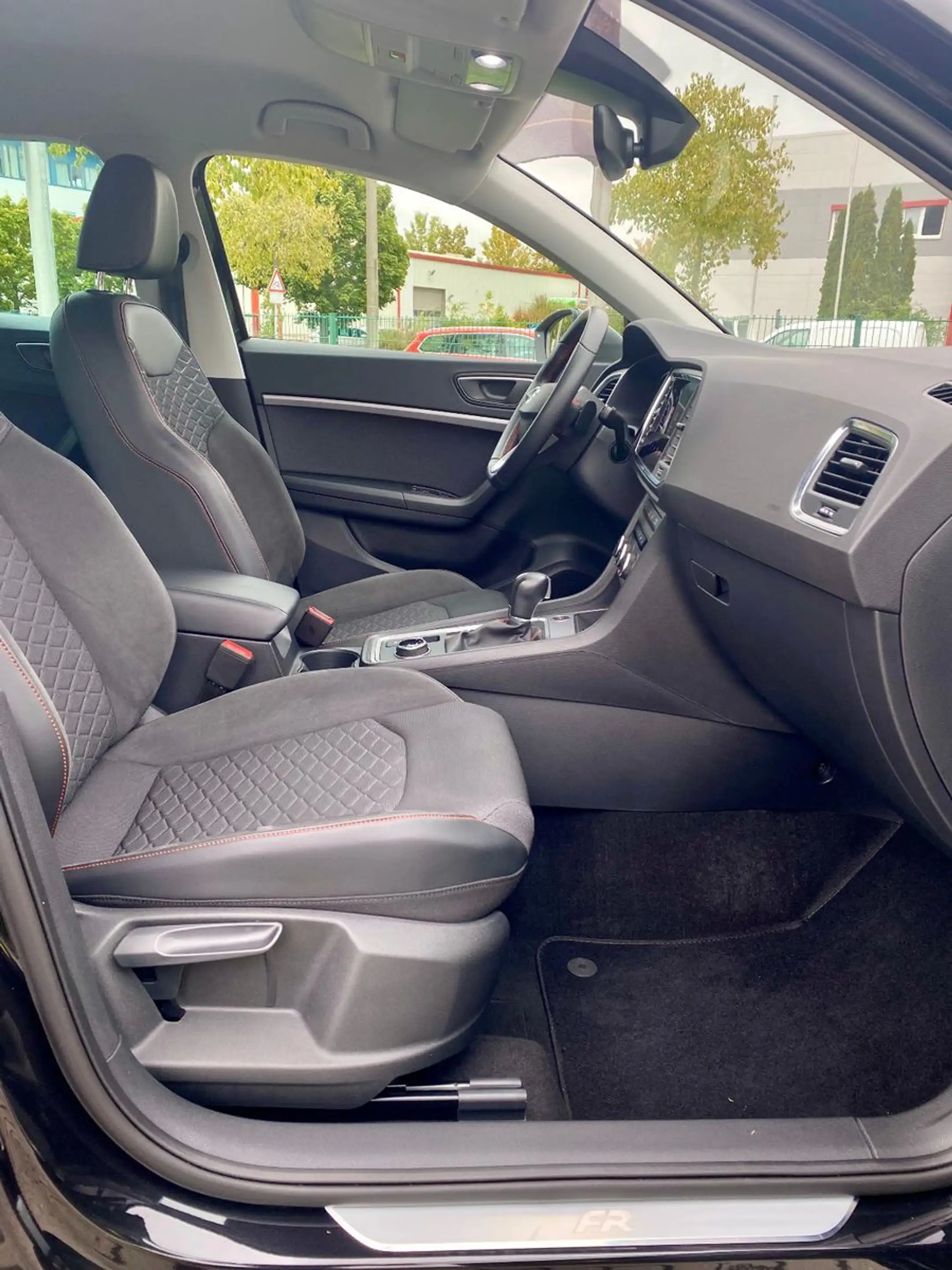 SEAT Ateca FR Line 2.0 TDI DSG Navi LED Alu — photo 9