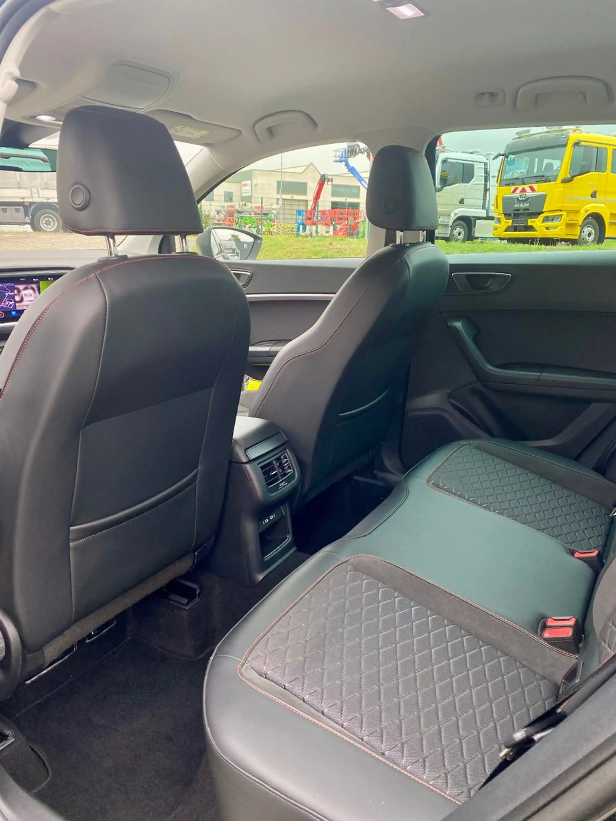 SEAT Ateca FR Line 2.0 TDI DSG Navi LED Alu — photo 8