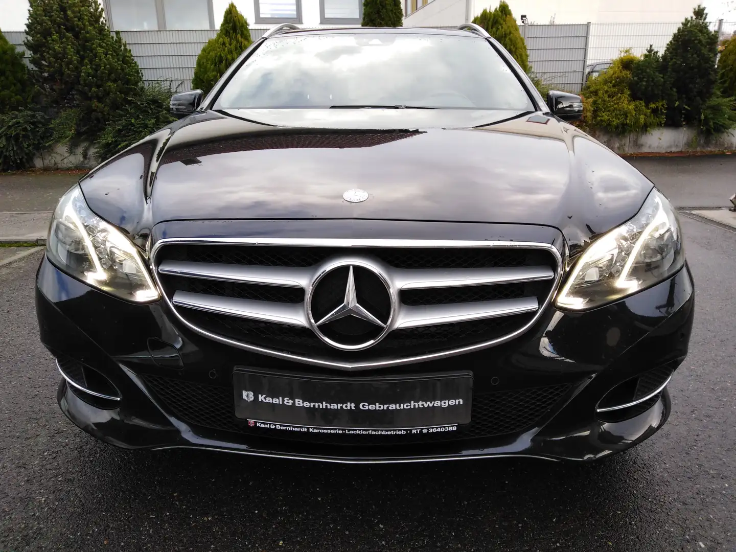 Mercedes-Benz E 220 E 220 CDI BlueEfficiency (212.202) Schwarz - 2